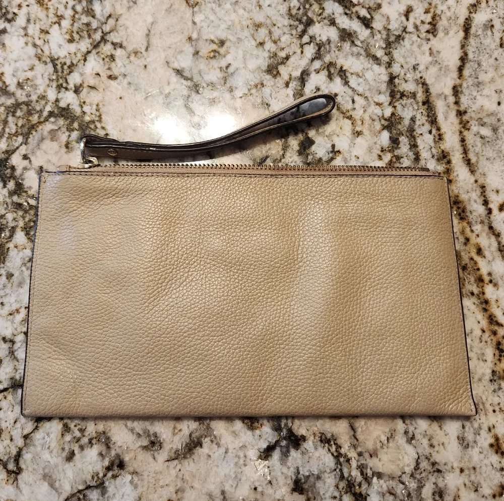 Michael Kors Wristlet, Beige Tan Pebbled Leather, Gold Tone, Clutch Lightweight